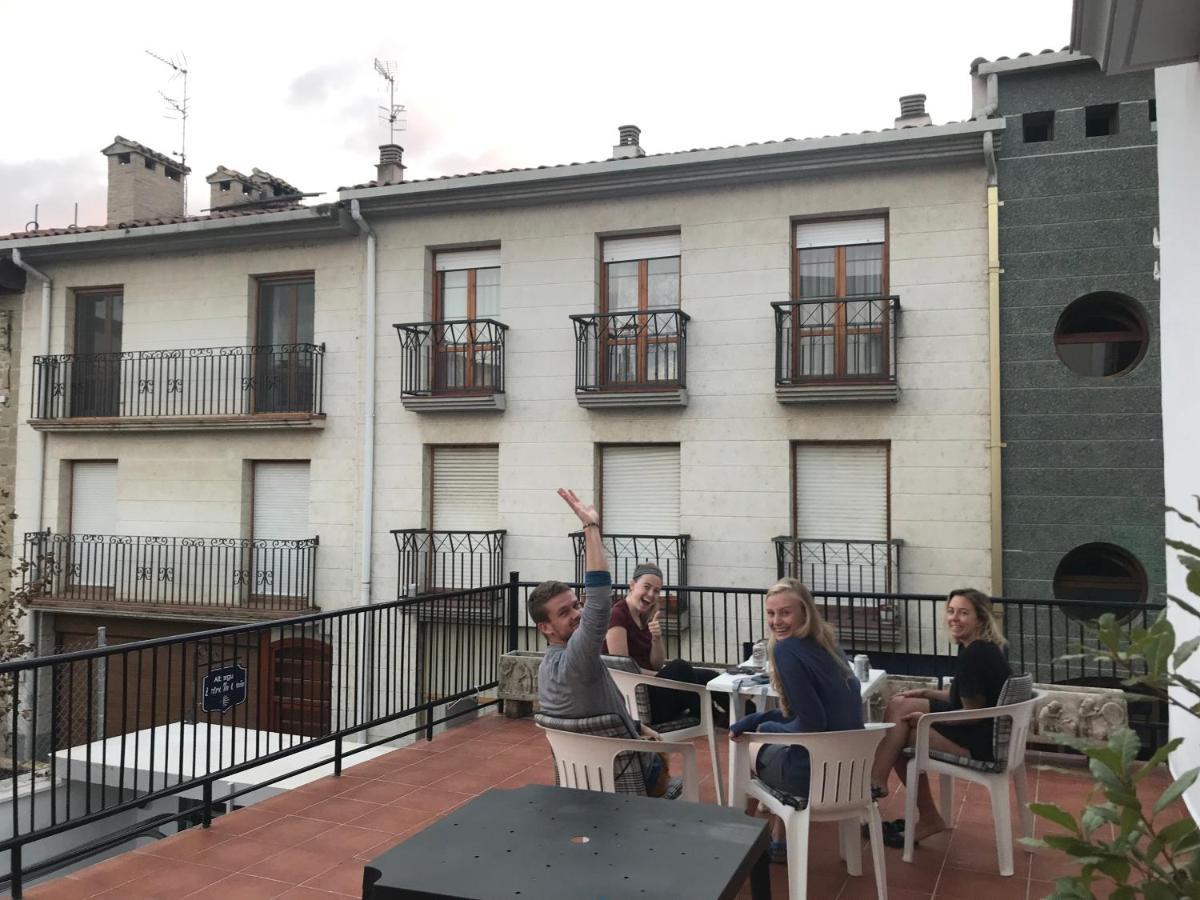 Albergue Estrella Guia Puente la Reina Extérieur photo