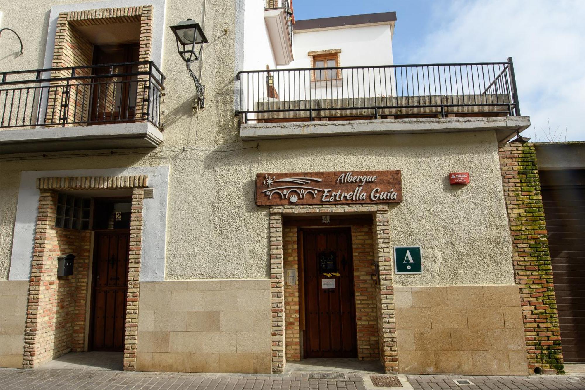Albergue Estrella Guia Puente la Reina Extérieur photo