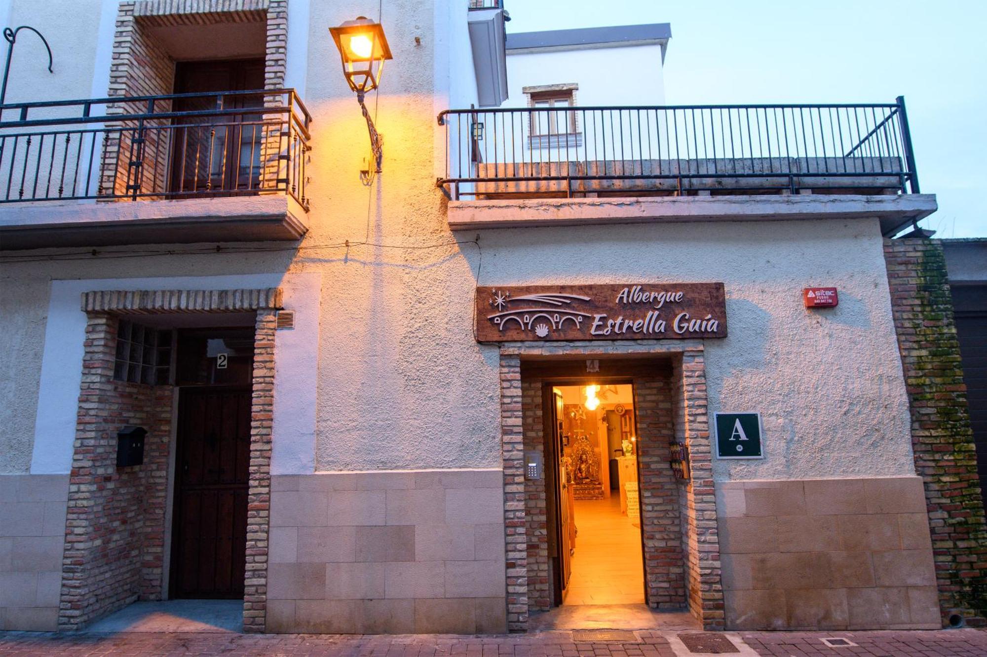 Albergue Estrella Guia Puente la Reina Extérieur photo
