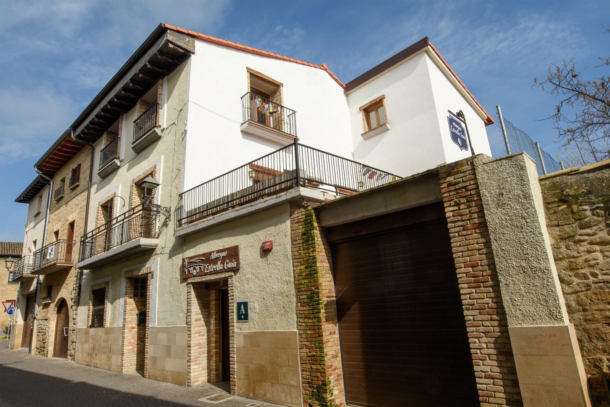 Albergue Estrella Guia Puente la Reina Extérieur photo