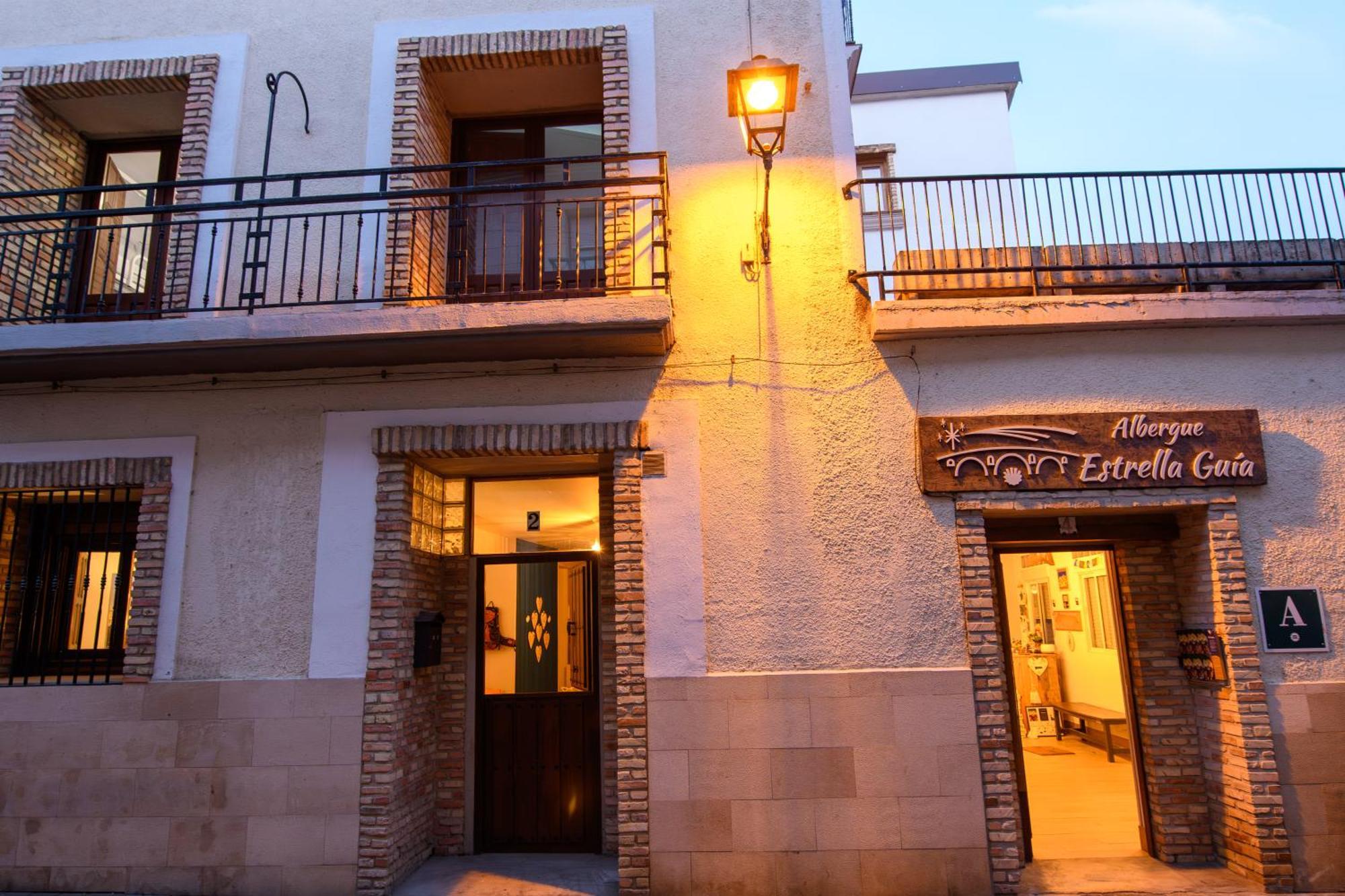 Albergue Estrella Guia Puente la Reina Extérieur photo